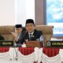 Ketua DPRD Kota Bontang, Andi Faizal Sofyan Hasdam (tengah) bersama Wali Kota Bontang, Neni Moerniaeni (kiri) dan Wakil Ketua DPRD Bontang, Siti Yara (kanan) dalam rapat paripurna, Senin 23 Juni 2025 (dok: Humas DPRD Bontang)