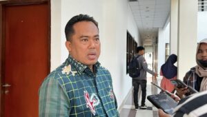 Anggota DPRD Kota Bontang, Faisal saat ditemui awak media di Bontang Lestari (dok: Agu/katakaltim)