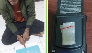 Tersangka pengedar narkoba di Balikpapan beserta barang buktinya diamankan polisi (dok: hlm/katakaltim)