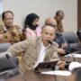 Anggota DPRD Kota Bontang, Ubayya Bengawan, dalam Rapat Kerja DPRD terkait Raperda RPJMD, di ruang Rapat BPKAD Bontang, Senin 30 Juni 2025. (dok: Humas DPRD Bontang)