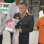 Tersangka berinisial RNF (26), warga Cianjur, Jawa Barat ini, ditangkap tanpa perlawanan usai sempat kabur ke kampung halamannya, setelah melakukan aksi pembunuhan, Selasa (1/7/2025). (Dok: han/katakaltim)