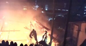 Musibah kebakaran yang terjadi di kawasan pemukiman padat penduduk di Jalan Blora 2, RT 24, Kelurahan Klandasan Ulu, Balikpapan Kota, Kaltim, Selasa (1/7/2025). (Dok: hlm/katakaltim)
