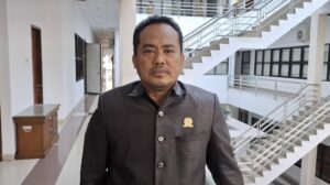 Anggota DPRD Kota Bontang, Faisal, saat ditemui di Bontang Lestari, Senin 7 Juli 2025 (dok: Salsabila/katakaltim)